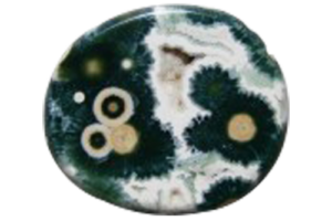 Красив скъпоценен камък яспис