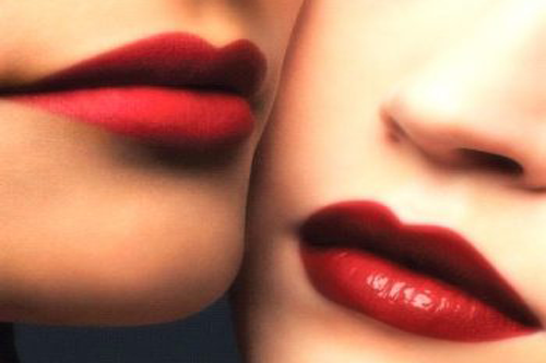 Снимка, показваща разликата между матово и гланцово отпечатване